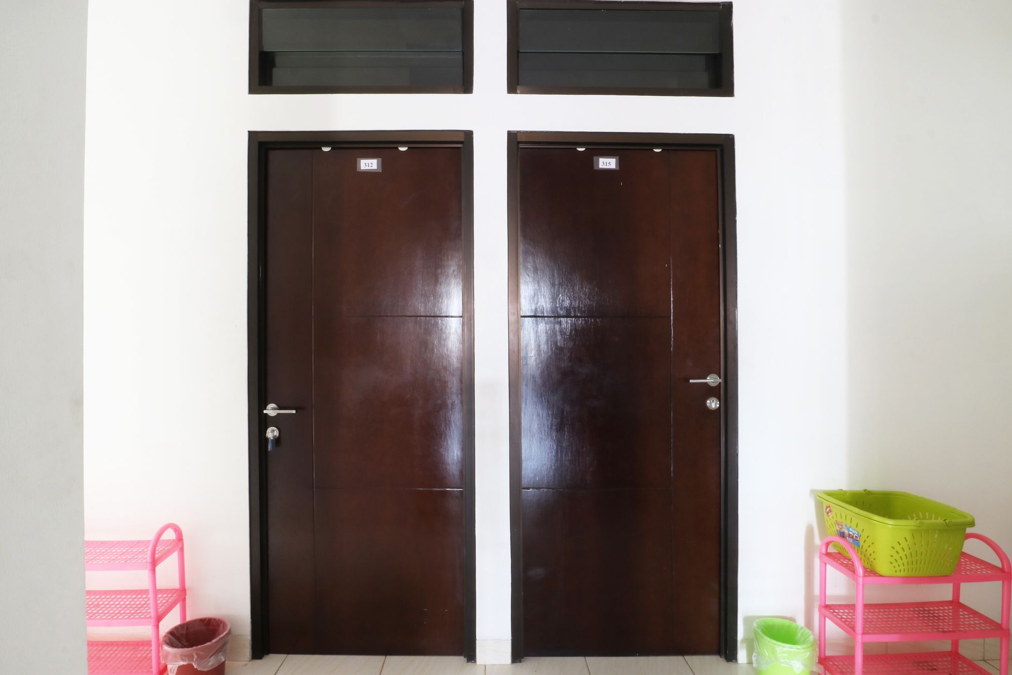 Oyo 90489 Kejora Homestay Джакарта Экстерьер фото